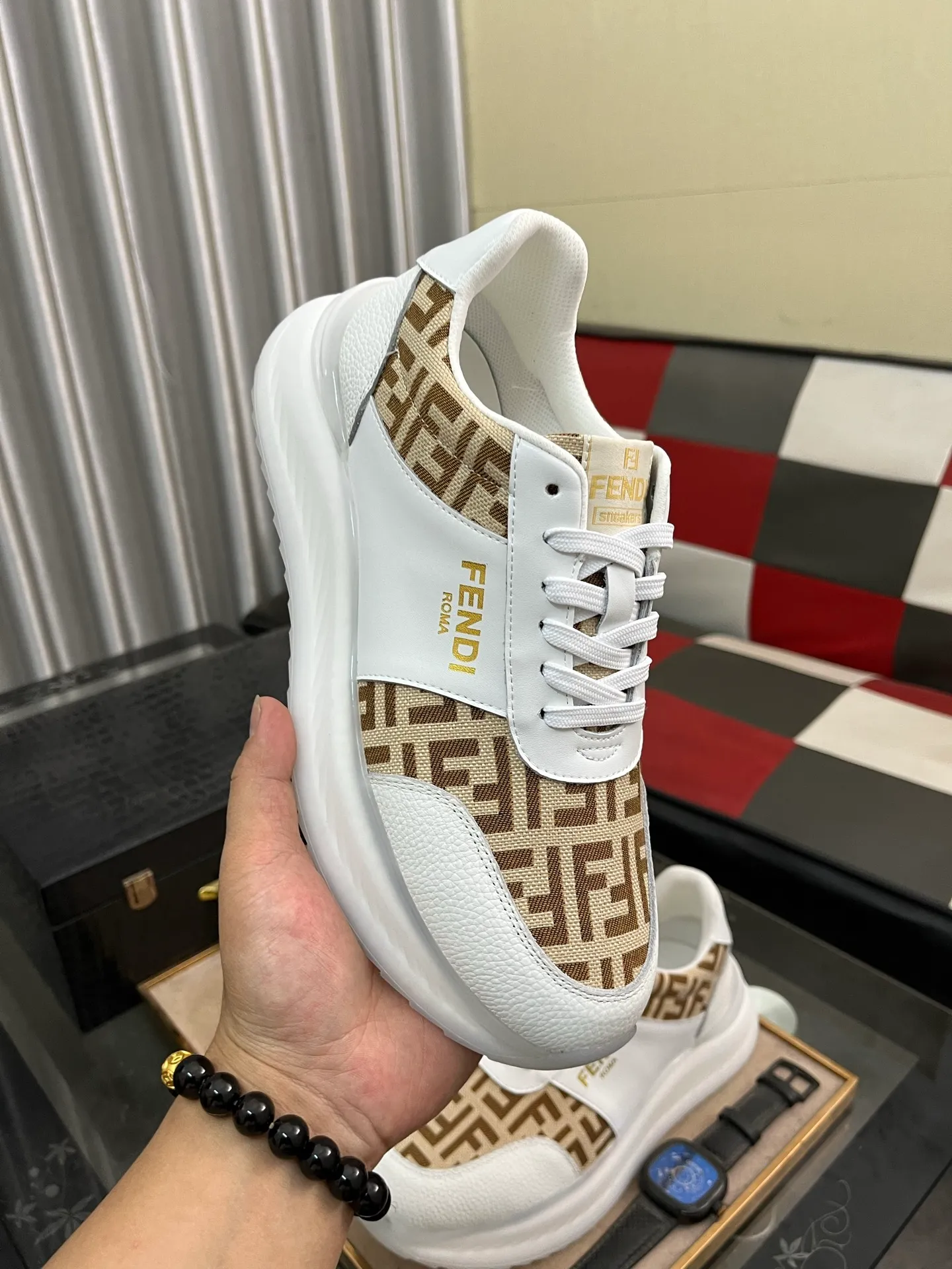 Men's Men's Shoes💰458⌚️⌚️[Fendi] Fendi's latest casual shoes for men! Available at counters simultaneously! Made entirely of imported top-grain calfskin, the interior is made of top-grain water-dyed cowhide, and the original factory-supplied rubber outsole. Leading new fashion concepts. Matching code: 38-444️⃣Colors available